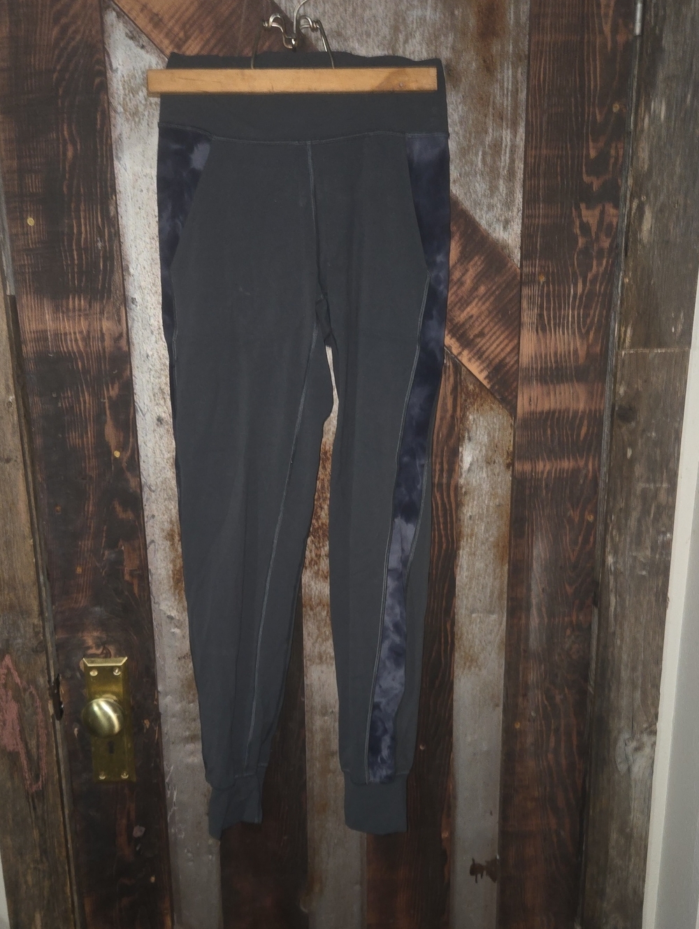lululemon athletica Black Jogger Sweatpants with Dark Blue Side Panels